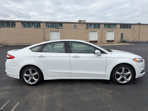 Used 2016 Ford Fusion SE image 4