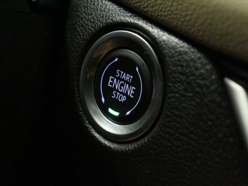 Used 2024 Cadillac XT4 Luxury image 23