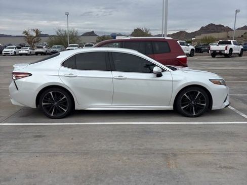 Used 2018 Toyota Camry XSE image 1