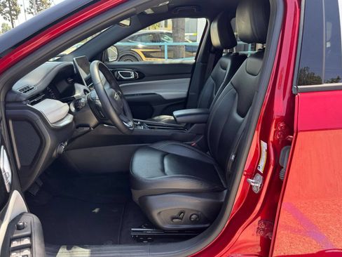 Used 2025 Jeep Compass Limited AWD/4WD image 23