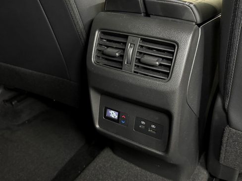 Used 2023 Nissan Rogue SL w/ SL Premium Package image 16