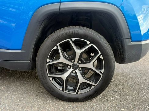 Used 2025 Jeep Compass Limited AWD/4WD image 9
