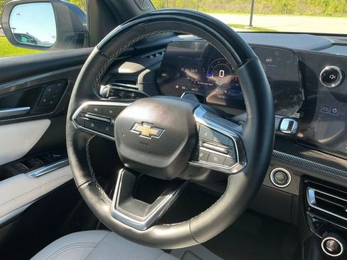Used 2025 Chevrolet Traverse High Country AWD/4WD image 22