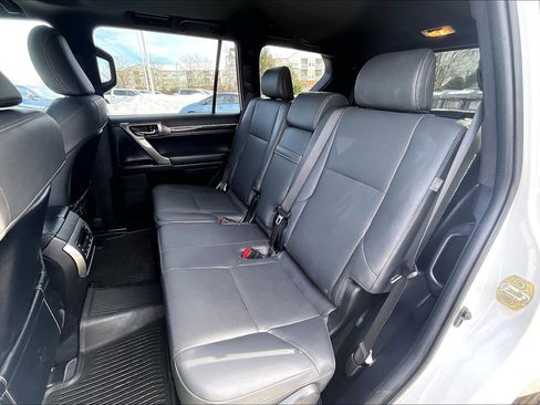 Used 2023 Lexus GX 460 Premium image 24