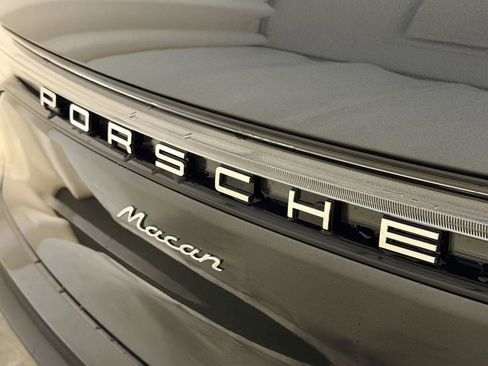New 2026 Porsche Macan image 25