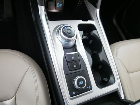 Used 2023 Ford Explorer XLT w/ Equipment Group 202A image 24