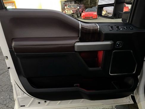 Used 2017 Ford F250 Platinum w/ Platinum Ultimate Package image 12