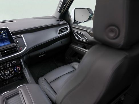 Used 2024 Chevrolet Tahoe Z71 w/ Off-Road Capability Package image 33