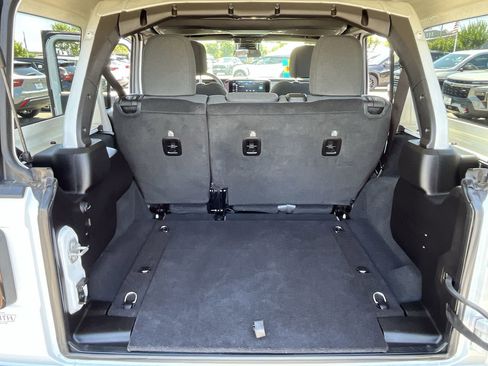 Used 2025 Jeep Wrangler Unlimited Sport AWD/4WD image 23