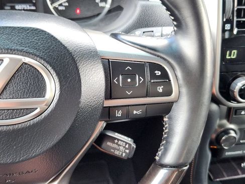 Used 2023 Lexus GX 460 Premium w/ Accessory Package AWD/4WD image 19