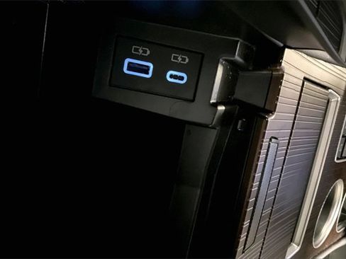 Used 2024 Toyota Sienna XLE w/ XLE Plus Package image 33