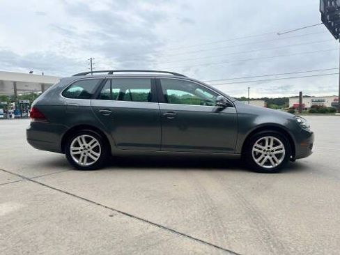 Used 2010 Volkswagen Jetta TDI FWD image 11