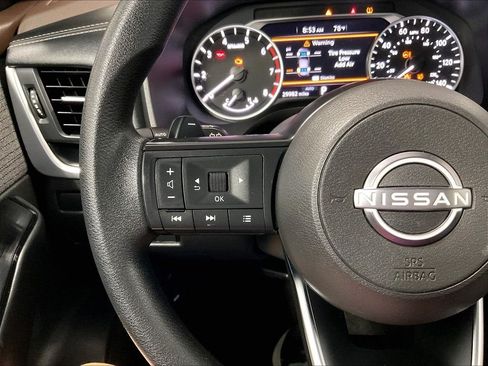 Used 2023 Nissan Rogue S AWD/4WD image 22