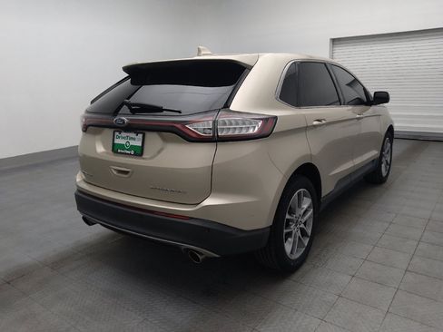 Used 2017 Ford Edge Titanium w/ Technology Package FWD image 9
