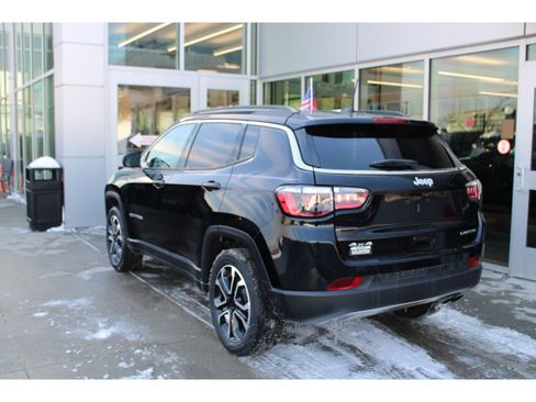 Certified 2022 Jeep Compass Limited image 6