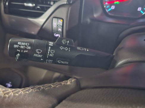 Used 2018 Chevrolet Suburban LT image 43