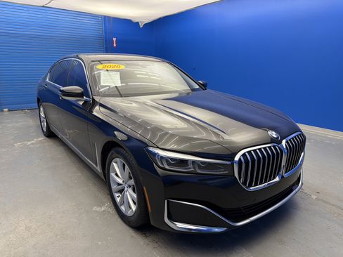 Used 2020 BMW 740i image 2