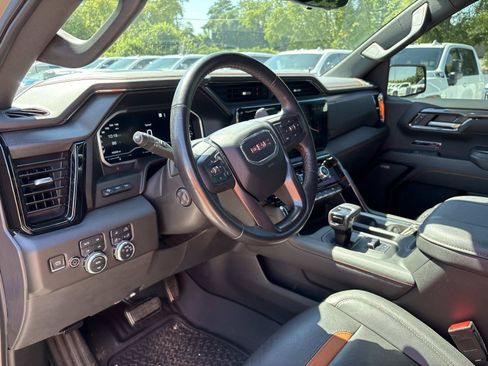 Used 2023 GMC Sierra 1500 AT4 w/ AT4 Premium Package AWD/4WD image 18