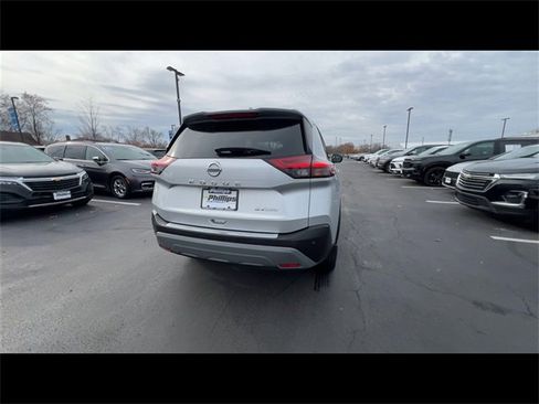 Used 2021 Nissan Rogue SV image 7