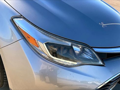 Used 2017 Toyota Avalon Limited image 26