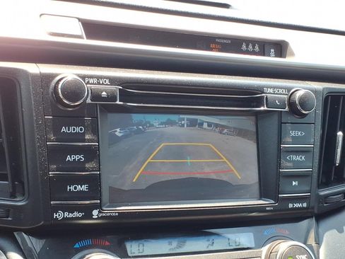 Used 2018 Toyota RAV4 XLE AWD/4WD image 13