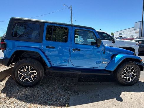 Used 2021 Jeep Wrangler Unlimited Sahara AWD/4WD image 3