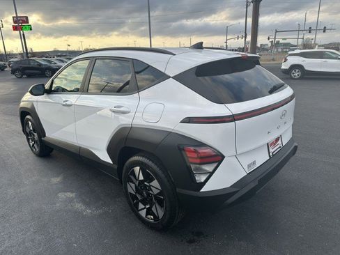 Used 2024 Hyundai Kona SEL image 5