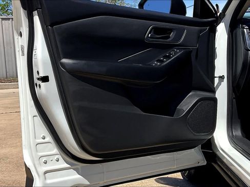 Used 2024 Nissan Rogue S image 22