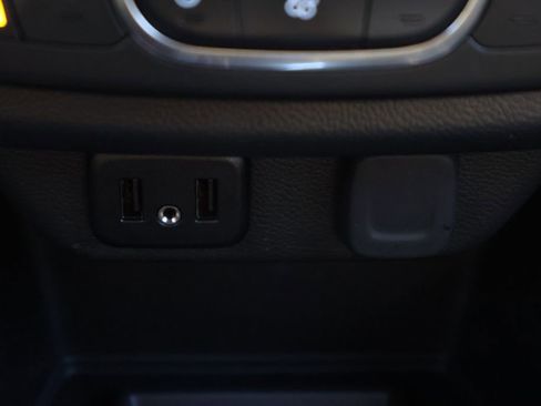 Certified 2023 Chevrolet Traverse LT image 24