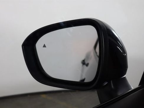Used 2025 Nissan Rogue Platinum FWD image 38