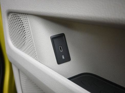 New 2025 Volkswagen ID. Buzz 1st Edition image 33