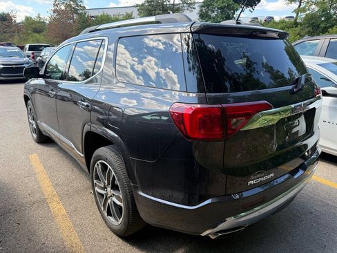 Used 2018 GMC Acadia Denali w/ Technology Package FWD image 4