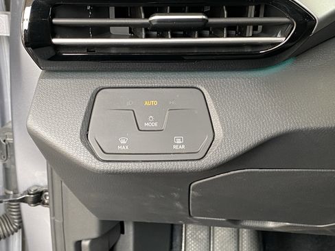 Used 2024 Volkswagen ID.4 2WD image 26