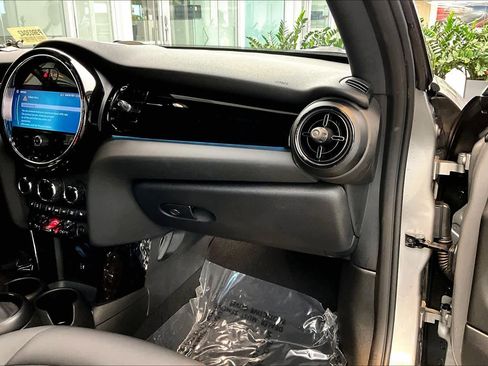 Used 2023 MINI Cooper Cooper image 34
