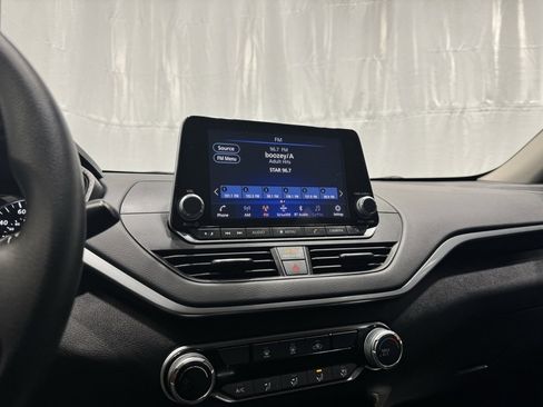 Certified 2022 Nissan Altima 2.5 SV image 8