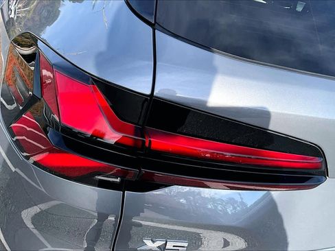 Used 2024 BMW X5 M60i image 29