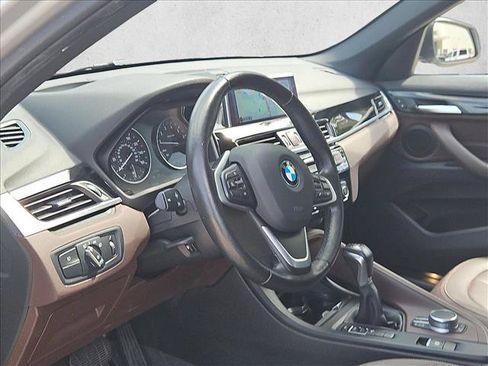 Used 2017 BMW X1 sDrive28i FWD image 9