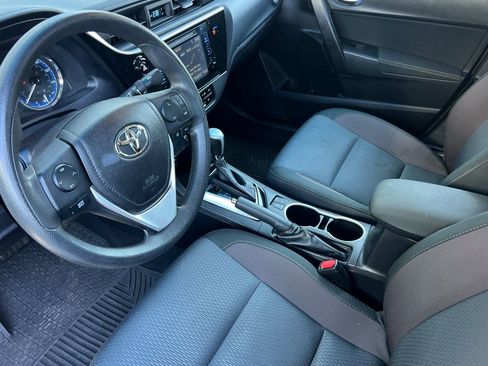 Used 2018 Toyota Corolla LE FWD image 11