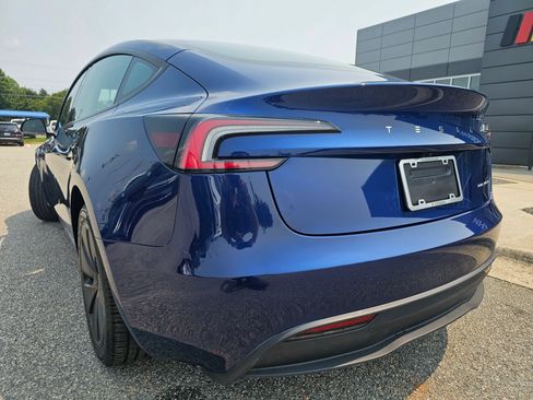 Used 2024 Tesla Model 3 Long Range AWD/4WD image 3