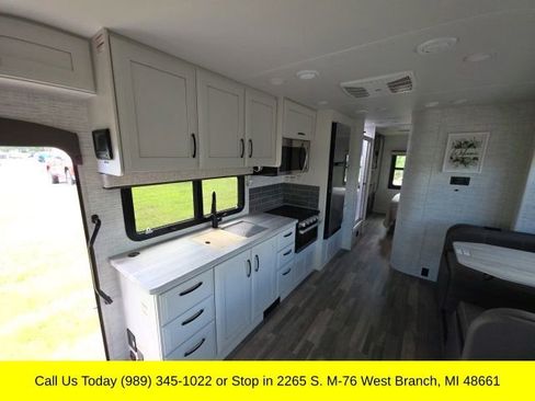 Used 2026 Ford E-450 and Econoline 450 Super Duty w/ Motorhome Prep Package RWD image 14