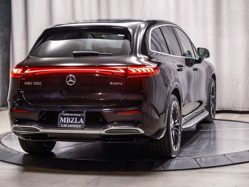 Used 2025 Mercedes-Benz EQS 580 4MATIC SUV image 4