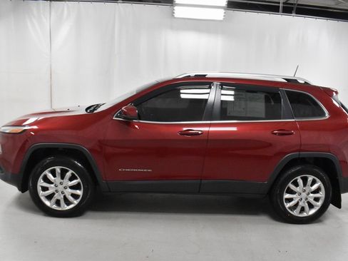 Used 2017 Jeep Cherokee Limited image 8