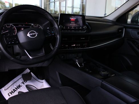 Used 2025 Nissan Rogue SV AWD/4WD image 18