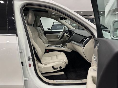Used 2016 Volvo XC90 T8 Momentum w/ Vision Package image 9
