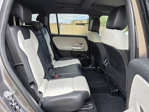 Used 2020 Mercedes-Benz GLB 250 4MATIC image 23
