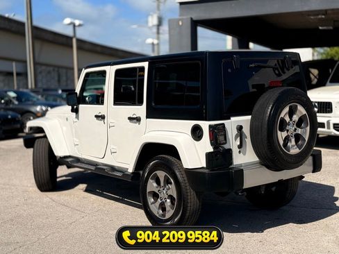 Used 2017 Jeep Wrangler Unlimited Sahara w/ Connectivity Group AWD/4WD image 3