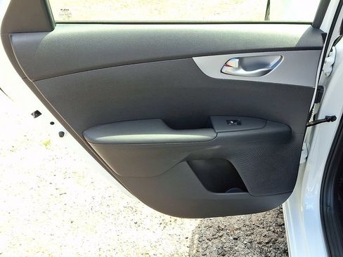 Certified 2022 Kia Forte LXS FWD image 10