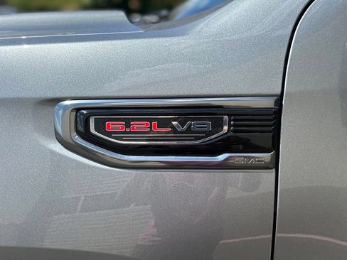 Used 2025 GMC Sierra 1500 AT4 w/ Technology Package AWD/4WD image 11
