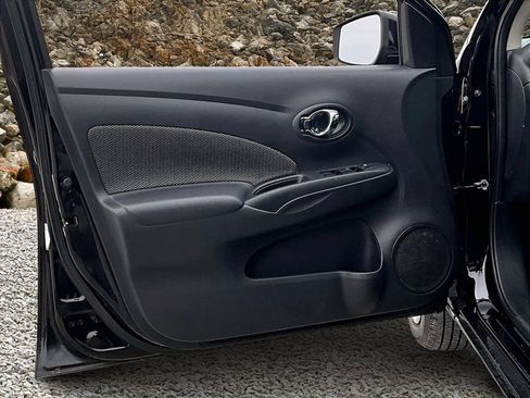 Used 2019 Nissan Versa SV image 21