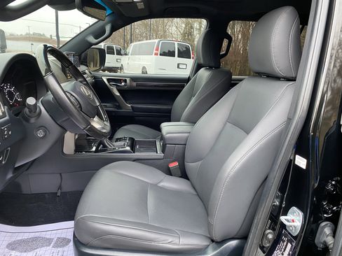 Used 2021 Lexus GX 460 Premium w/ Premium Package image 16
